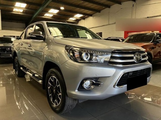 2017 TOYOTA Hilux