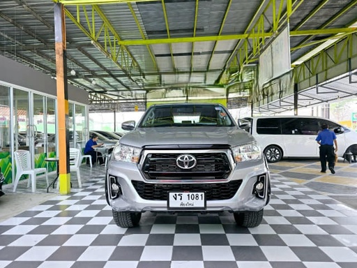 2019 TOYOTA Hilux