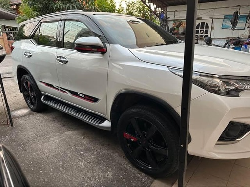 2018 TOYOTA Fortuner