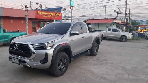 2023 TOYOTA Hilux