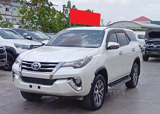 2018 TOYOTA Fortuner