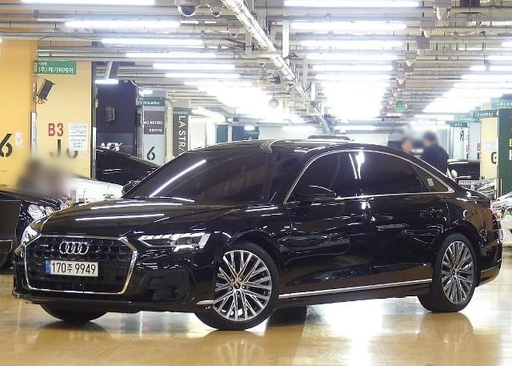 2022 AUDI A8