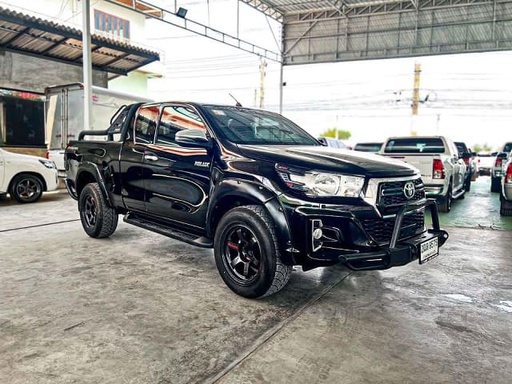 2019 TOYOTA Hilux