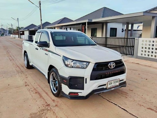 2022 TOYOTA Hilux