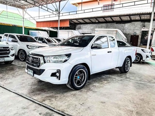 2019 TOYOTA Hilux
