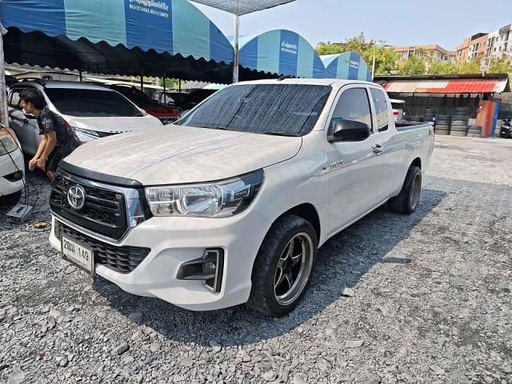 2017 TOYOTA Hilux