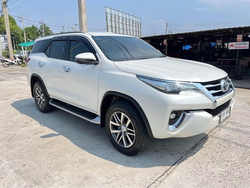 2017 TOYOTA Fortuner