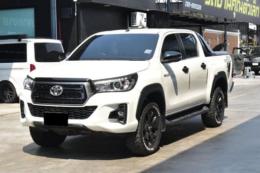 2019 TOYOTA Hilux