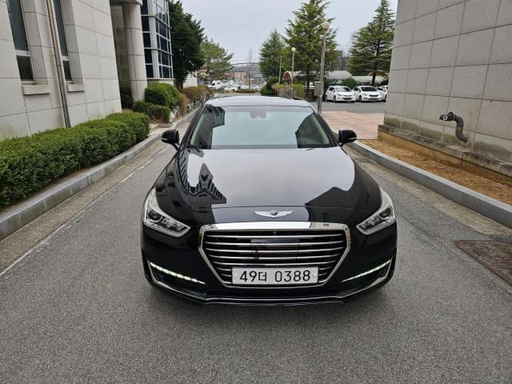 2017 Genesis EQ900