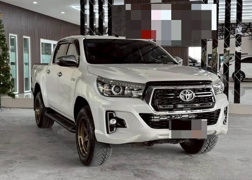 2019 TOYOTA Hilux