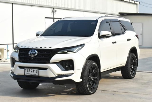 2017 TOYOTA Fortuner