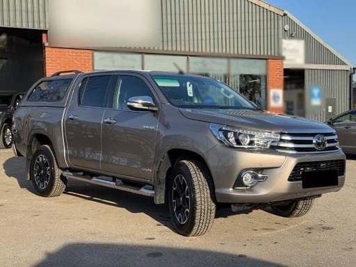 2017 TOYOTA Hilux