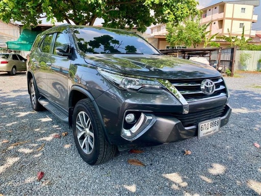2017 TOYOTA Fortuner