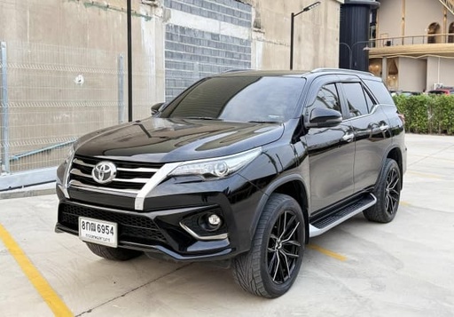 2018 TOYOTA Fortuner
