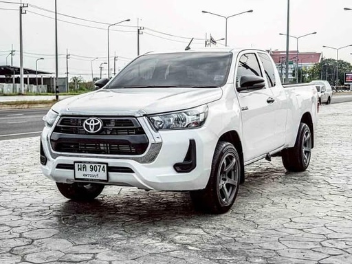 2022 TOYOTA Hilux