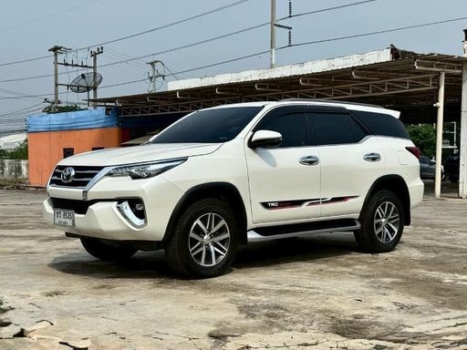 2018 TOYOTA Fortuner