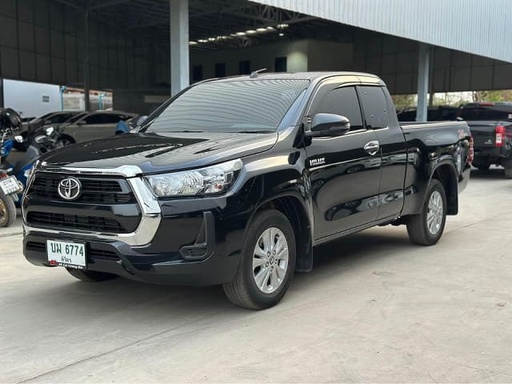 2024 TOYOTA Hilux