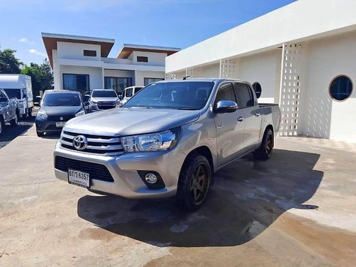 2017 TOYOTA Hilux