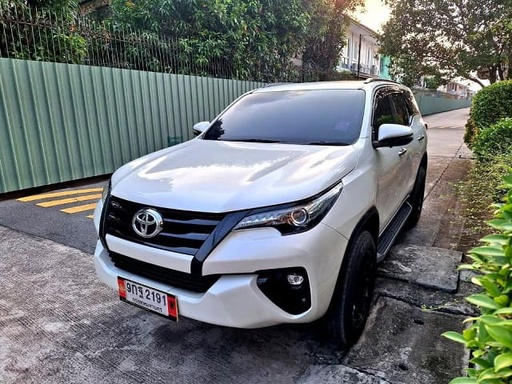 2019 TOYOTA Fortuner