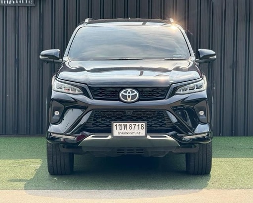 2020 TOYOTA Fortuner