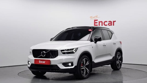 2019 VOLVO XC40, 