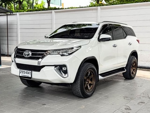 2018 TOYOTA Fortuner