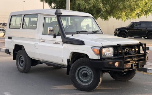2017 TOYOTA Land Cruiser