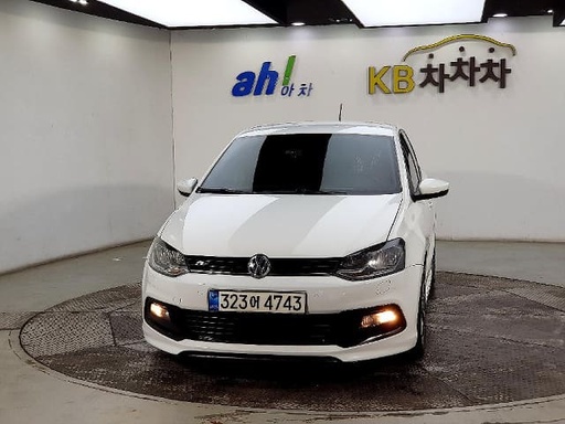 2016 VOLKSWAGEN Polo