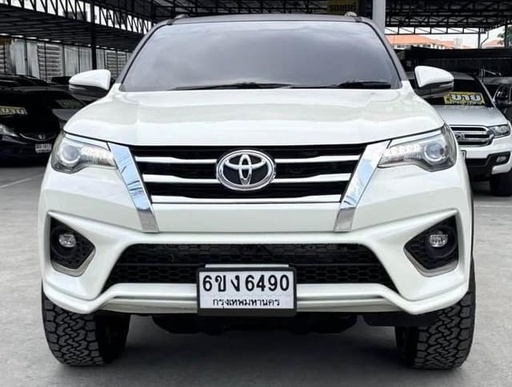 2018 TOYOTA Fortuner