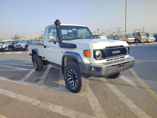 2020 TOYOTA Land Cruiser