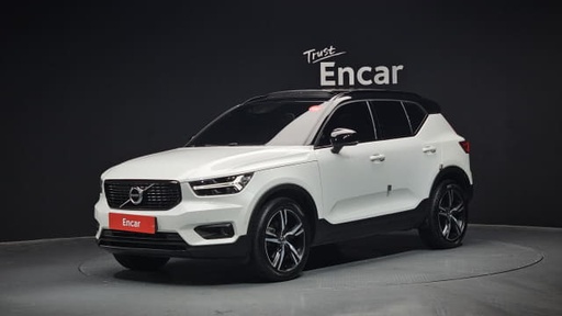 2019 VOLVO XC40