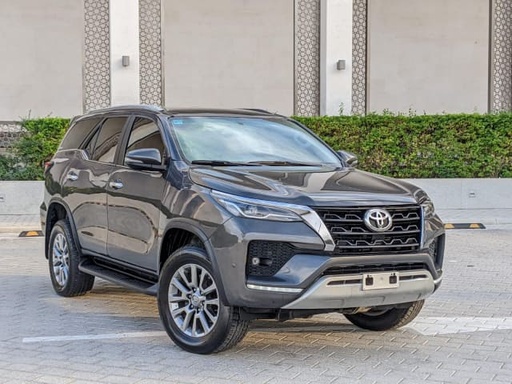 2022 TOYOTA Fortuner