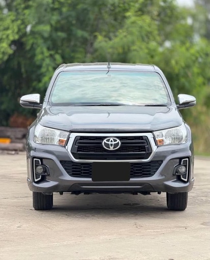 2019 TOYOTA Hilux