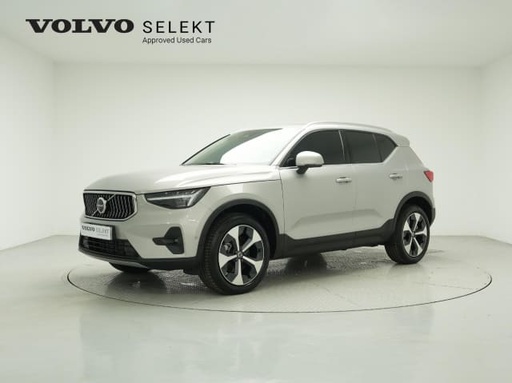 2024 VOLVO XC40