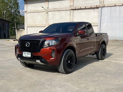 2022 NISSAN Navara