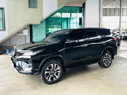 2022 TOYOTA Fortuner