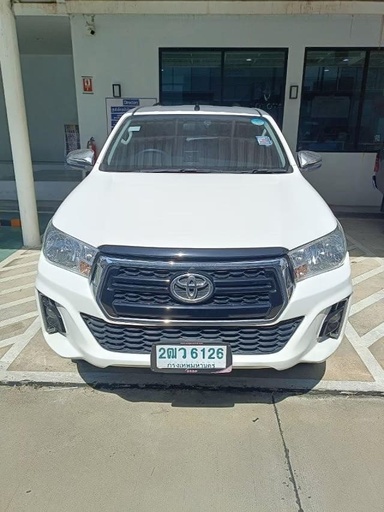 2019 TOYOTA Hilux