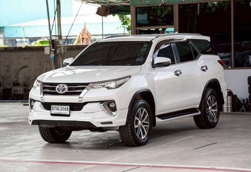 2017 TOYOTA Fortuner