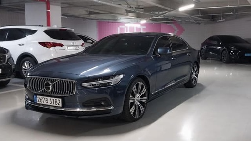 2023 VOLVO S90