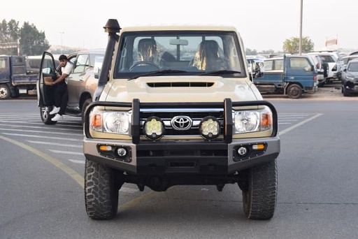 2016 TOYOTA Land Cruiser