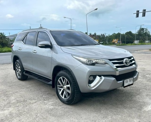 2017 TOYOTA Fortuner