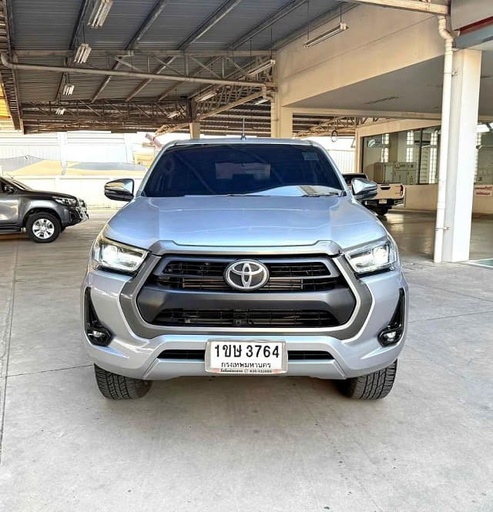 2021 TOYOTA Hilux