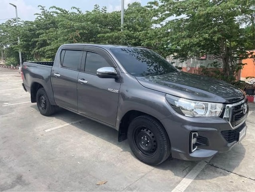 2019 TOYOTA Hilux