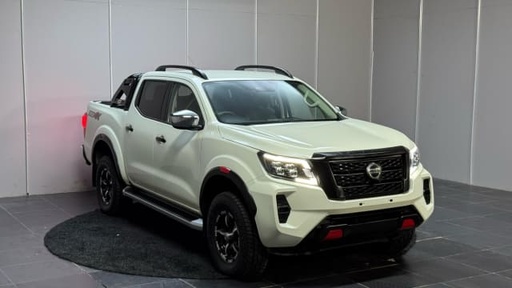 2022 NISSAN Navara