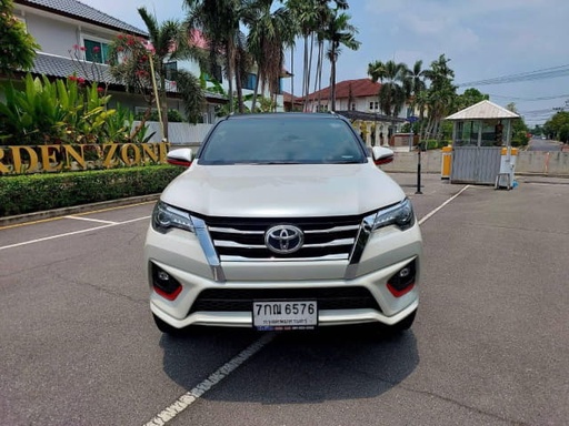 2018 TOYOTA Fortuner