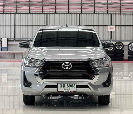 2023 TOYOTA Hilux