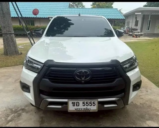 2023 TOYOTA Hilux