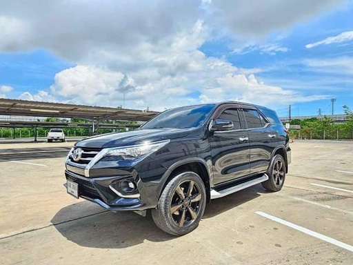 2018 TOYOTA Fortuner