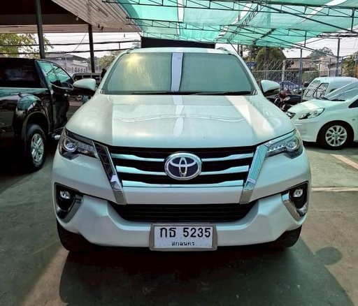 2018 TOYOTA Fortuner