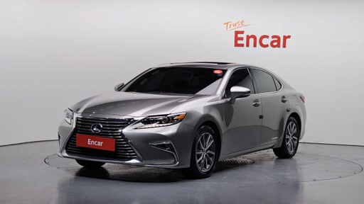 2018 LEXUS ES